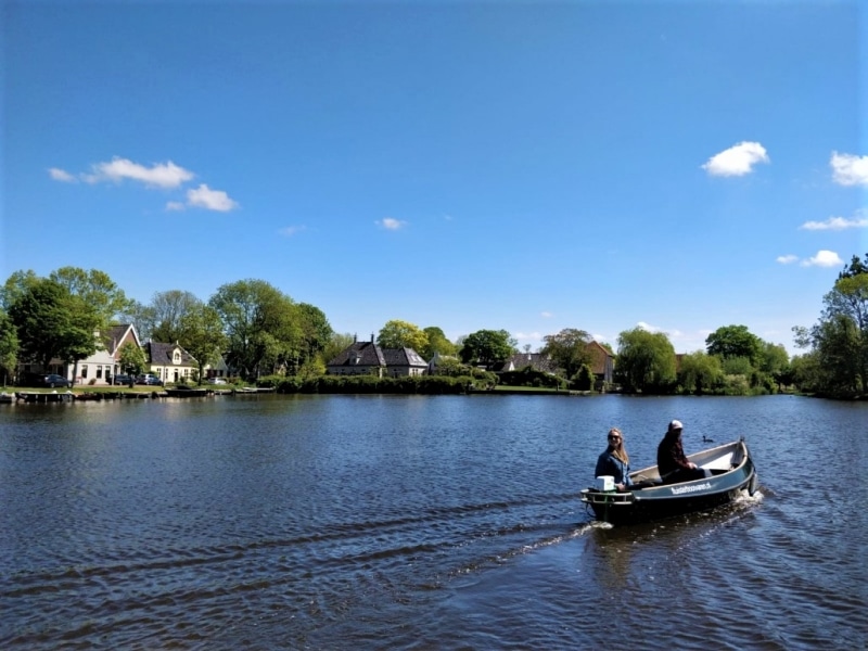 Bakkerswinkel Amsterdam West next to Boats4rent Rent a Boat