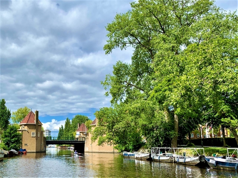 De Pijp Amsterdam hotel Okura Bootverhuur Amsterdam Centrum Zuid Boats4rent