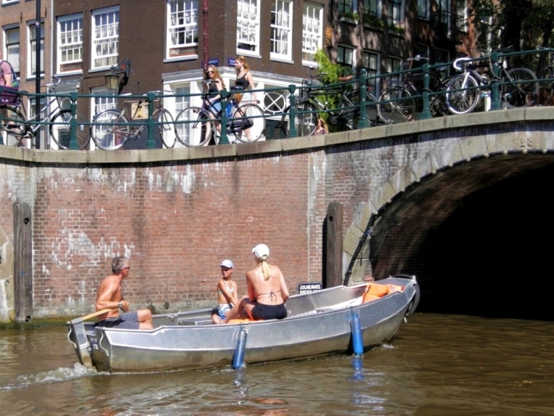 Hire a boat in Amsterdam